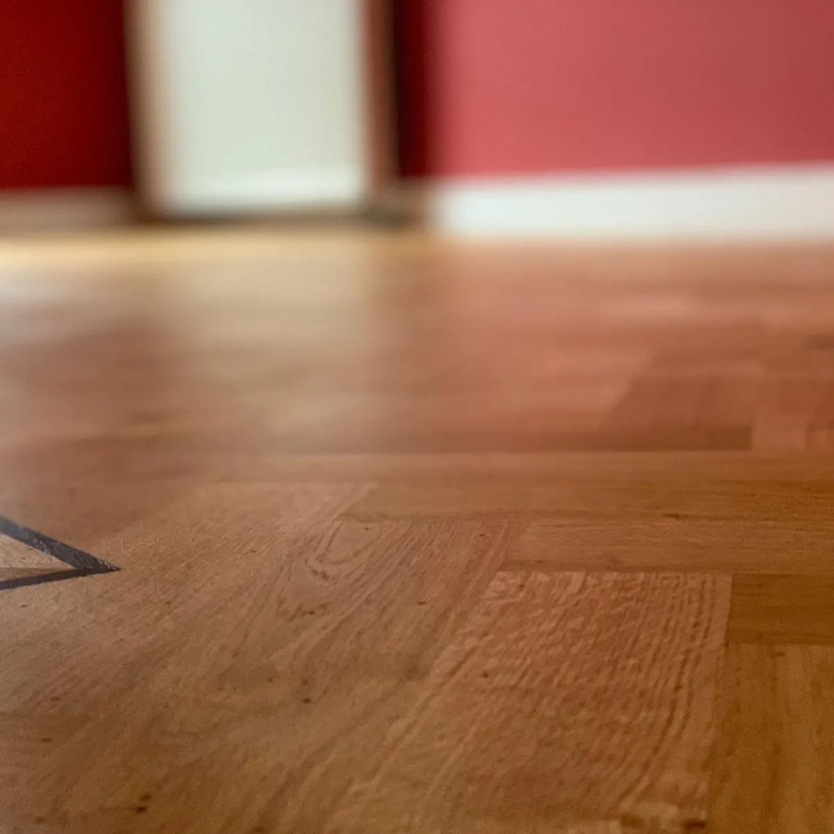 Opgeknapte warme houten vloer